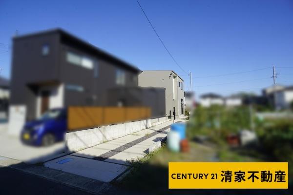 北名古屋市六ツ師宮西の中古一戸建て(前面道路含む現地写真)