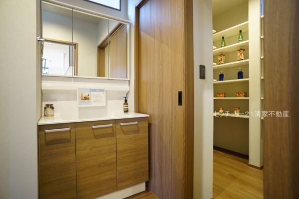 北名古屋市六ツ師宮西の中古一戸建て(洗面台・洗面所)