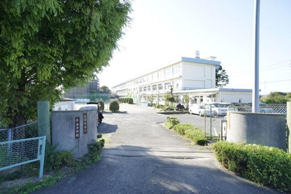 春日井市牛山町の土地(牛山小学校)