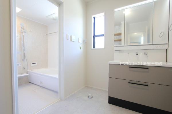 春日井市知多町２丁目の新築一戸建