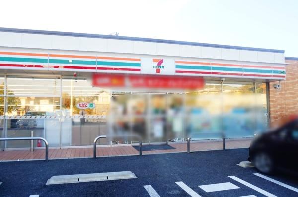 グローリアス小牧第３(セブンイレブン小牧文津北店)