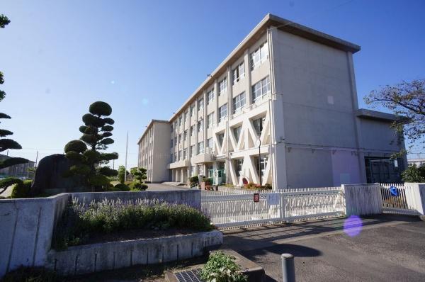 春日井市西本町３丁目の新築一戸建(味美中学校)