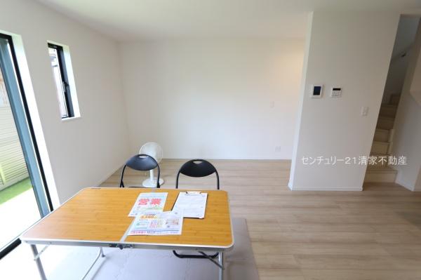 春日井市西本町３丁目の新築一戸建
