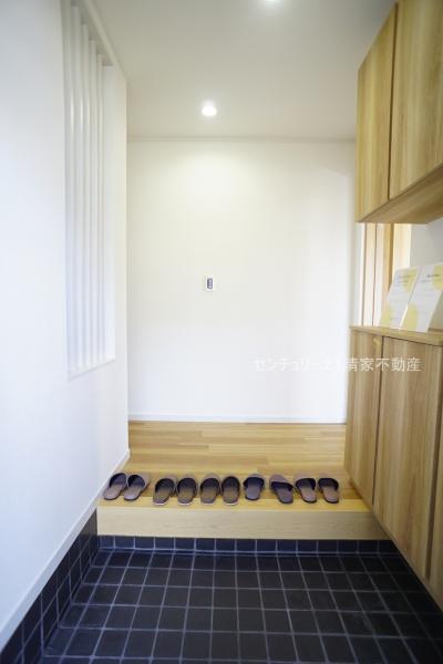 小牧市大字本庄の中古一戸建て