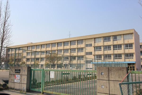 尾張旭市柏井町弥栄の土地(東中学校)