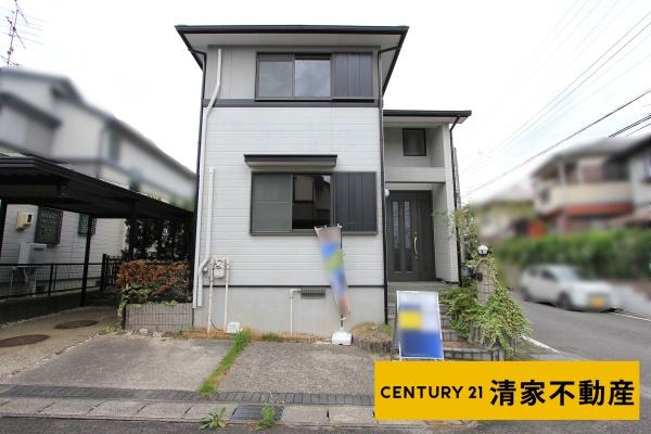 瀬戸市山の田町の中古一戸建て(前面道路含む現地写真)