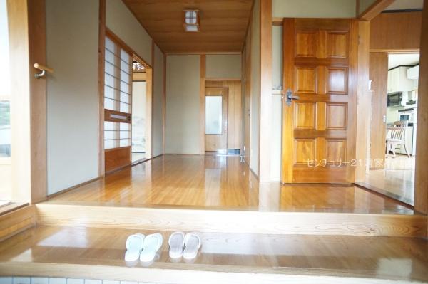 羽島市竹鼻町の中古一戸建て(玄関)