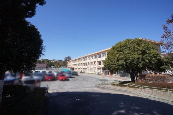 瀬戸市東山町１丁目の土地(南山中学校)