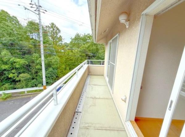 西宮市すみれ台1丁目の中古一戸建て(バルコニー)