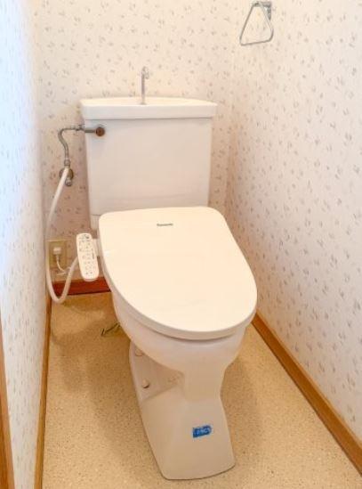 西宮市すみれ台1丁目の中古一戸建て(トイレ)