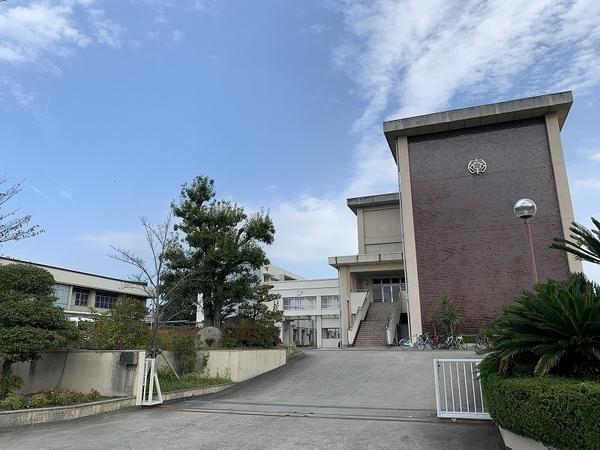 愛知郡東郷町大字春木字新池の土地(東郷町立春木中学校)