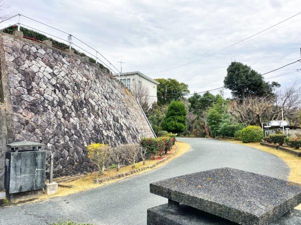 蒲郡市西浦町三反田の土地(蒲郡市立西浦中学校)