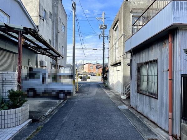 蒲郡市形原町三浦町の中古一戸建て(前面道路含む現地写真)