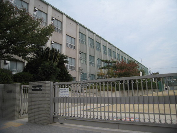 貴船レックスマンション(名古屋市立高針台中学校)