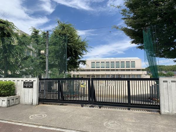 大森台住宅1号棟(名古屋市立大森北小学校)