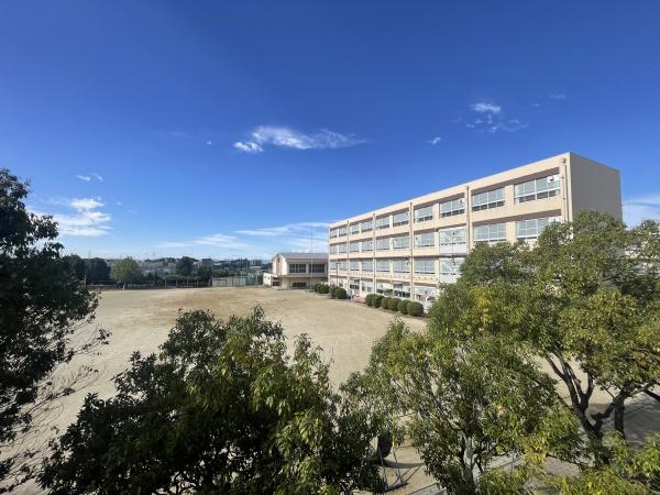鳴海グランドハイツD棟(名古屋市立太子小学校)