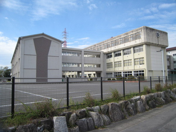 日進市赤池町箕ノ手の土地(日進市立日進西中学校)