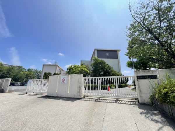押草団地408棟(東郷町立高嶺小学校)
