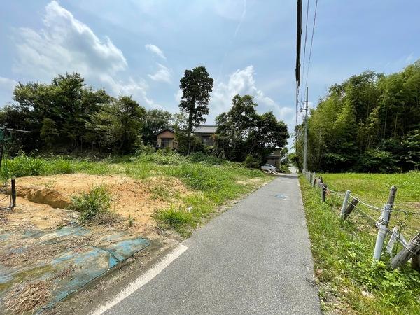 愛知郡東郷町大字春木字新池の土地