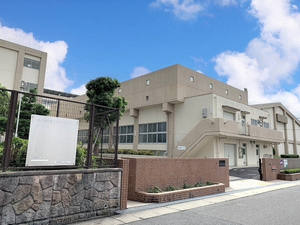 名古屋市緑区藤塚3丁目の土地(名古屋市立神の倉中学校)