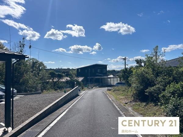 瀬戸市三沢町1丁目の土地(前面道路含む現地写真)
