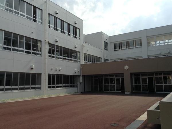 日進香久山杜の街102号棟(日進市立日進北中学校)