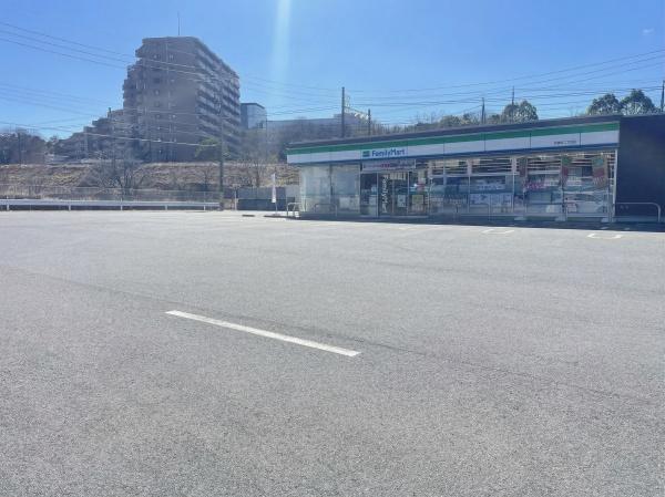 メイツ日進(ファミリーマート日進栄二丁目店)