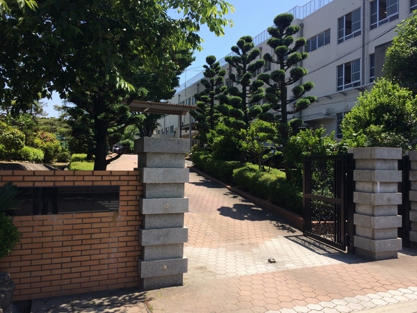 ファミリアーレ赤坪公園(名古屋市立本城中学校)