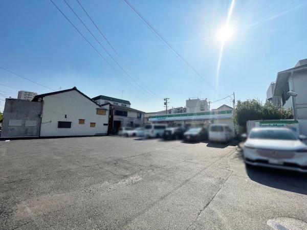 バンベール川名(ファミリーマート昭和安田通三丁目店)