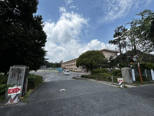 瀬戸市西松山町２丁目の土地(瀬戸市立南山中学校)