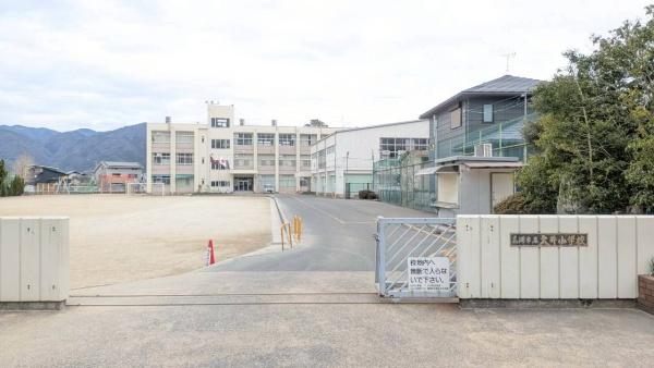 亀岡市大井町土田１丁目の中古一戸建て(亀岡市立　大井小学校)