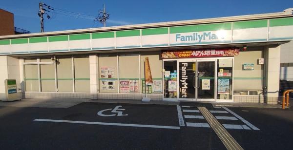 東生駒アーバンライフＢ棟(ファミリーマート生駒辻町店)