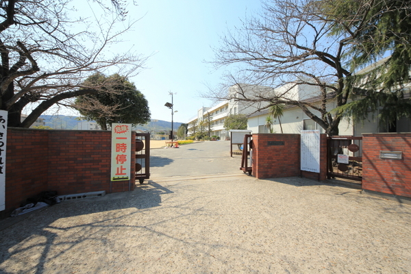 竹の台団地F2棟(長岡京市立長岡第四小学校)