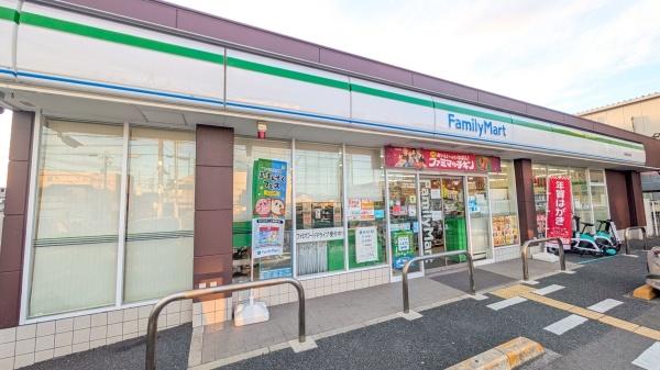 京都市西京区桂稲荷山町の中古一戸建て(ファミリーマート　桂西滝川町店)
