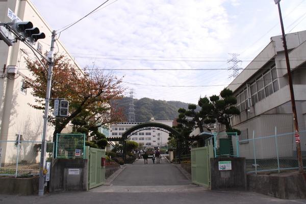 大東市寺川5丁目の中古一戸建て(大東市立四条中学校様)