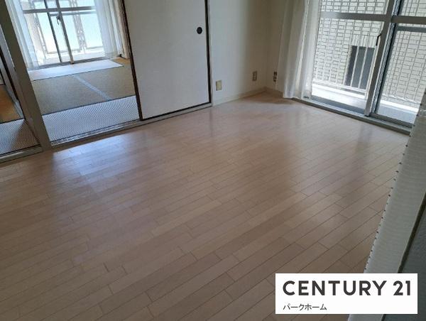 エバーグリーン鳰の浜(リビング)