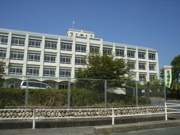 守山市焔魔堂町の土地(守山市立物部小学校)