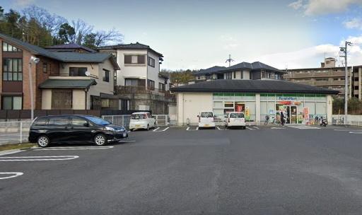 セトルコート唐橋(ファミリーマート大津瀬田4丁目店)