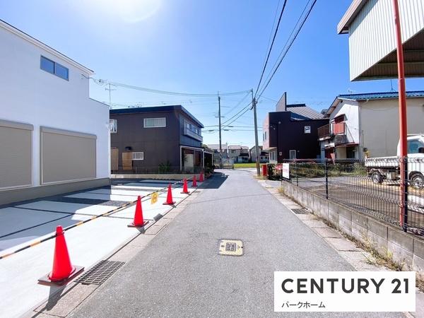 新築一戸建(前面道路含む現地写真)
