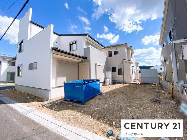 栗東市川辺の中古一戸建て(駐車場)