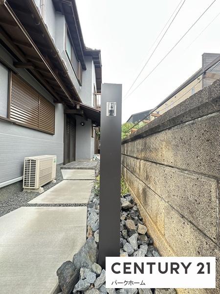 草津市西矢倉2丁目の中古一戸建て(玄関)