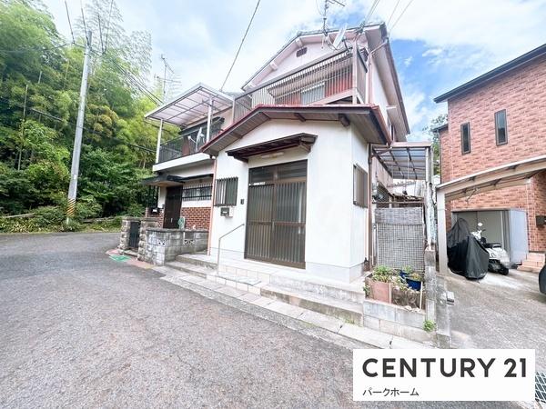大津市稲津2丁目の中古一戸建て(前面道路含む現地写真)