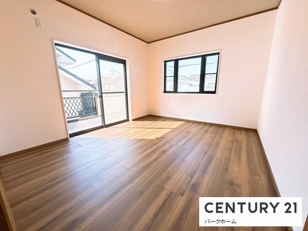 栗東市小平井3丁目の中古一戸建て(寝室)