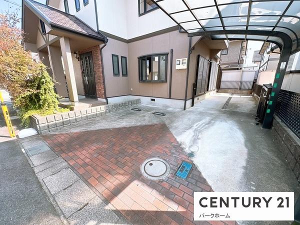 栗東市小平井3丁目の中古一戸建て(駐車場)