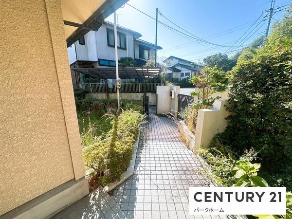 草津市桜ケ丘5丁目の中古一戸建て(玄関)