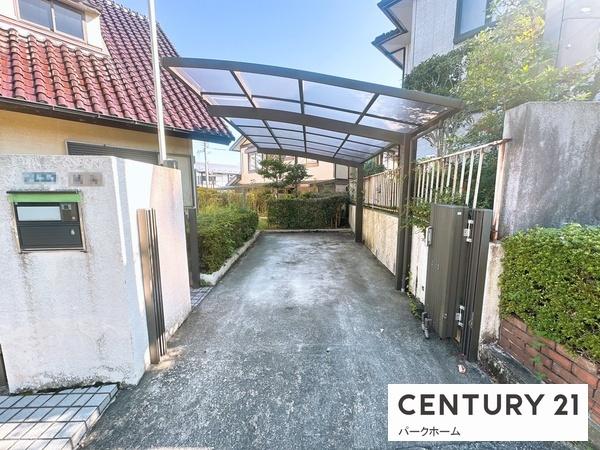 草津市桜ケ丘5丁目の中古一戸建て(駐車場)