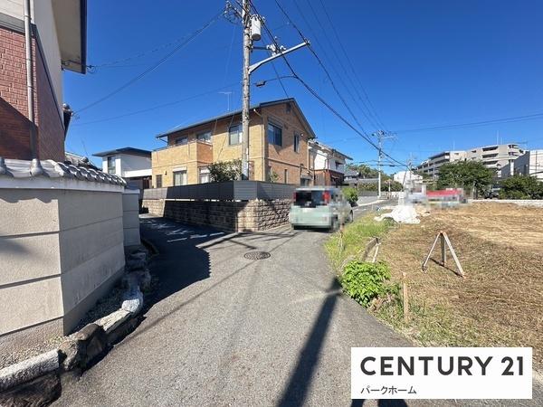 栗東市綣7丁目の土地(前面道路含む現地写真)