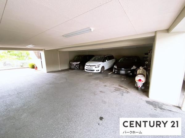 アメニティ石山2(駐車場)