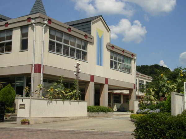 大津市松が丘１丁目の中古一戸建て(大津市立青山幼稚園)