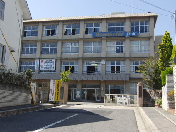 大津市鶴の里の土地(大津市立打出中学校)